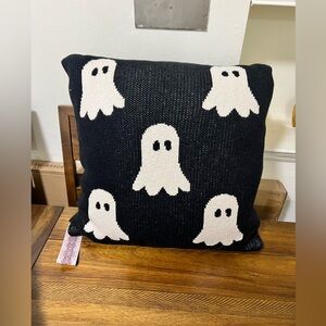 TIK TOK FAMOUS RACHEL ZOE - DECORATIVE PILLOW COUSSIN DÉCORATIF